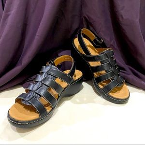 Clarks Black Strappy Sandals Size 6.5 M